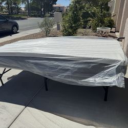 Mattresses with metal bed frame