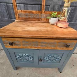 Beautiful Antique Wash Stand.
