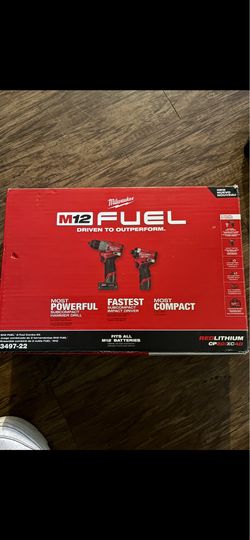 Milwaukee m12 drill set new 160$