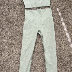 Size Small Green Work Out Outfit