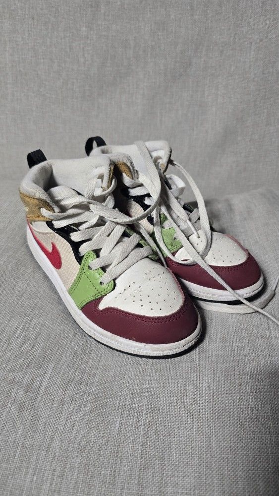 Jordan Retro 1s Kids Size 1Y