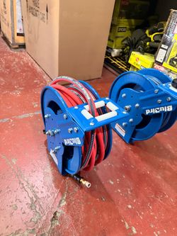 Mobile detailing 50’ retractable hose reels
