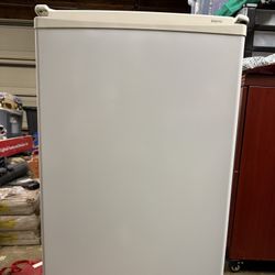 ** SALE! ** Used, Sanyo Mini Refrigerator, for Parts Only