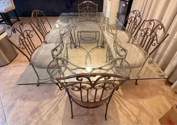Kitchen/ Dining table
