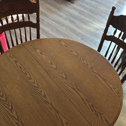 Round Dining Table 