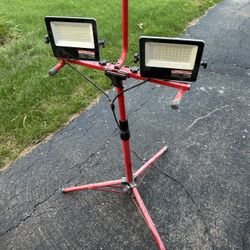 2 Vevor Work Light Tripod Stand