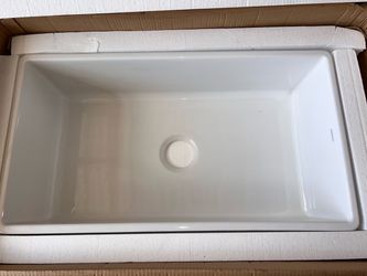 33in White Ceramic Farmhouse Kitchen Sink