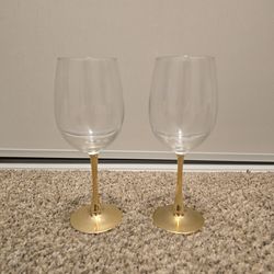 Pair of wine glasses