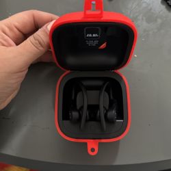 Powerbeats with Case