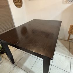 Expandable Dining Table