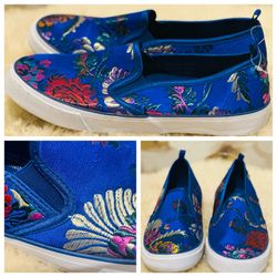 NWOT Gorgeous Embroidery Slip-on Flat Shoes, Size 6
