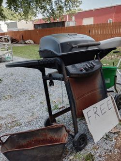 Free Stuff, Grill, Seed Spreader, Coal Bin, Metal Bed Pan never used