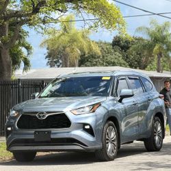 2022 Toyota Highlander 