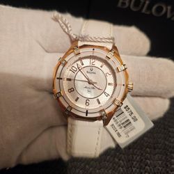 ""🚨❤️💘💌💜💝🎁🚨PERFECT GIFT FOR VALENTINE'S DAY"" NEW NICE LADIE'S LUXURY GOLD TONE WATCH.