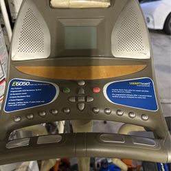 Horizon Fitness E6050 Elliptical Work Out  