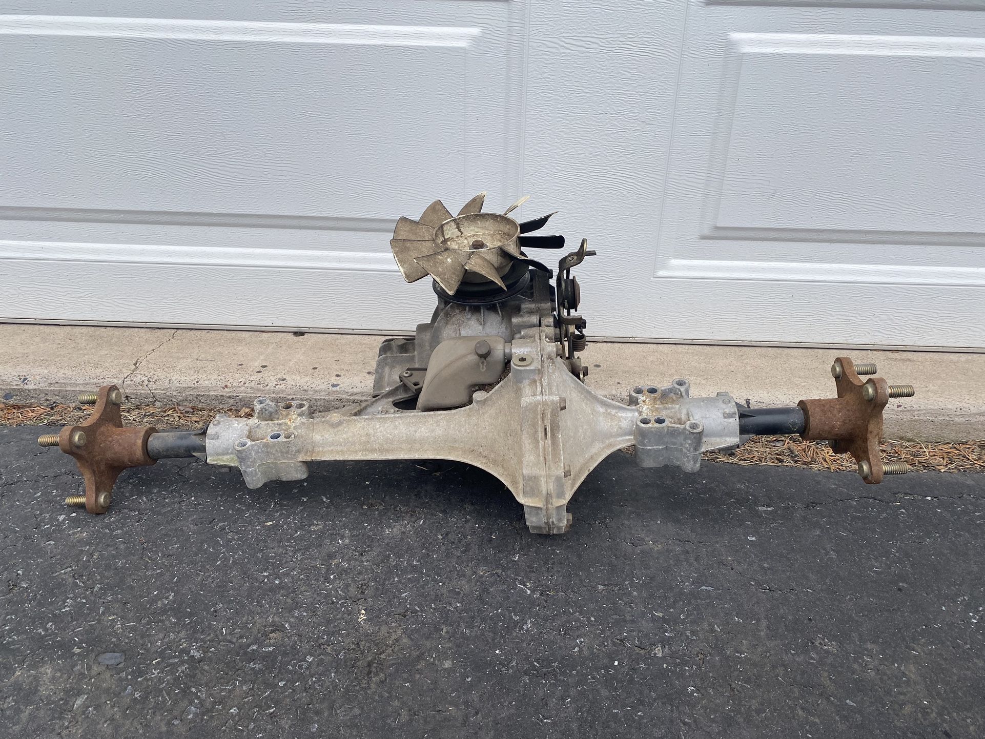 Hydro-Gear Lawn Tractor Transaxle Transmission