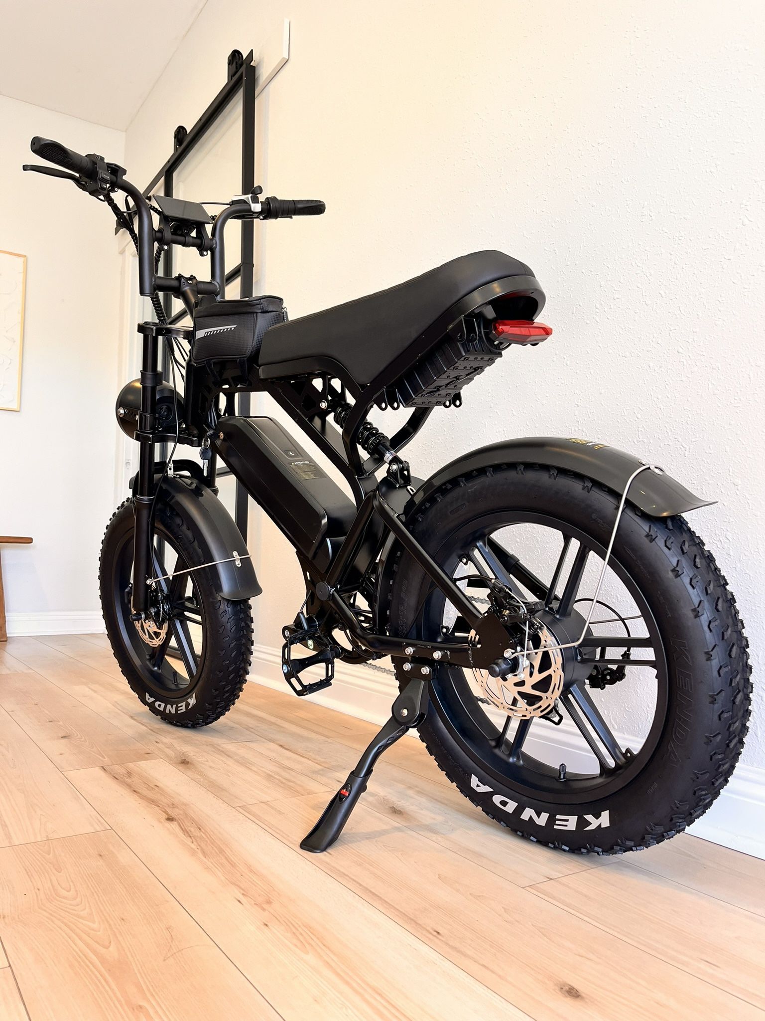 1500W Peak, 48v, 15ah Battery, 20in Tires, 32mph, Twist Throttle