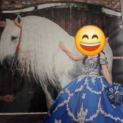 vestido de Quinceañera Royal blue con dorado