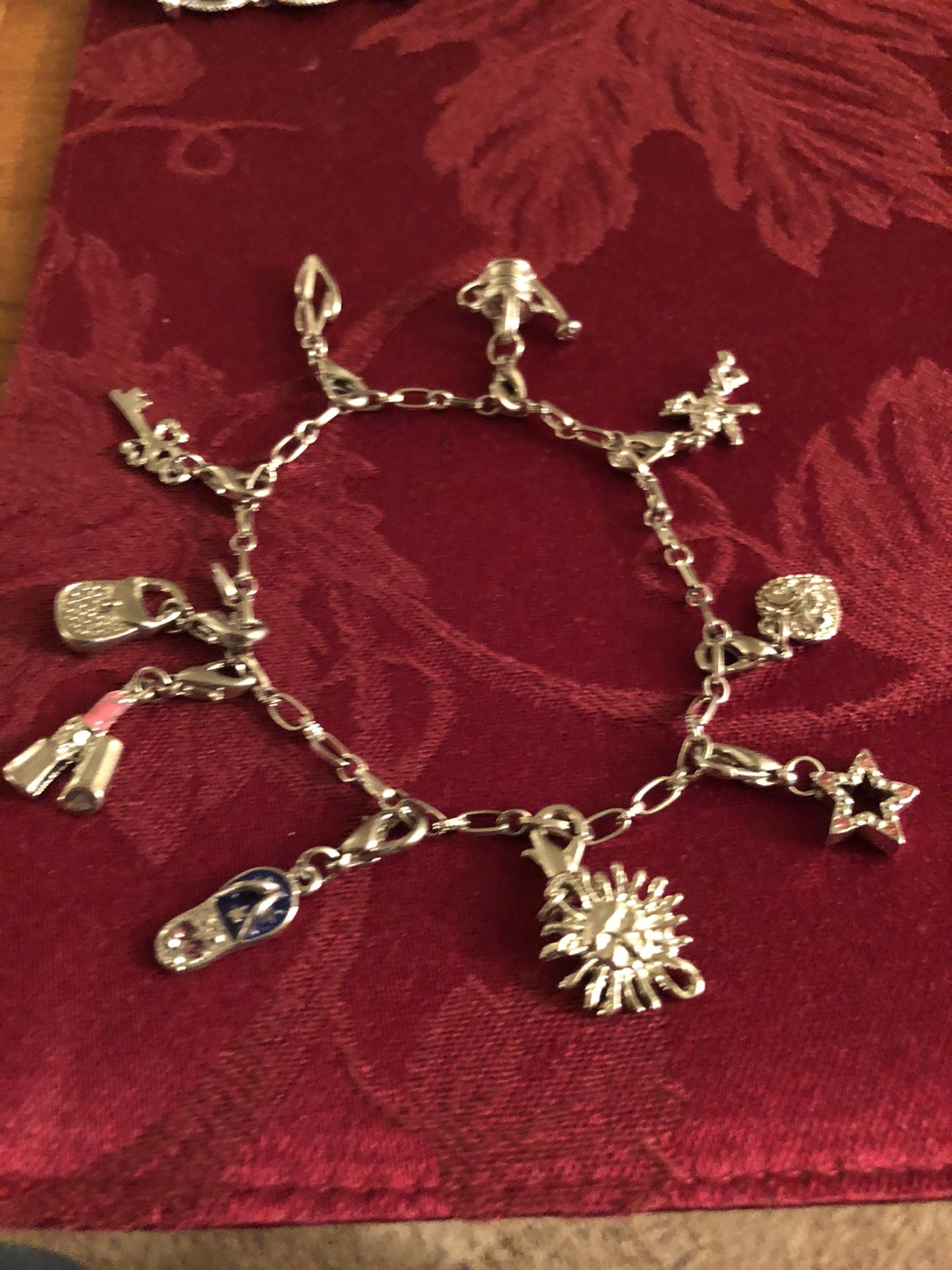 Costume jewelry charm bracelet