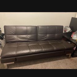 Selling BRAND NEW Couch/bed 150$ Originally 950$ 