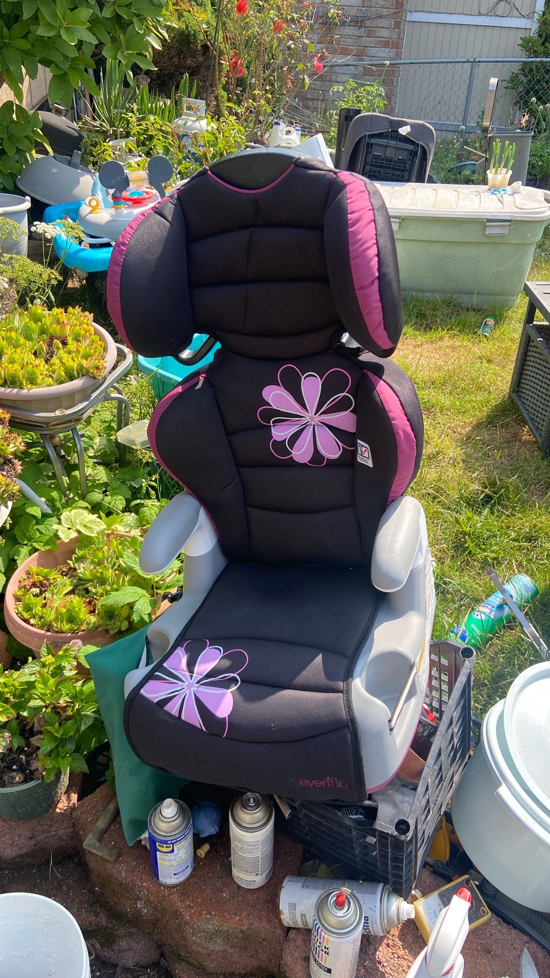 Toddler Booster car ,Seat Expire. 2032. Price 29$. Car Pick Up. E. 72. and Grand. E. Tacoma