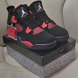 Jordan 4 Retro 
