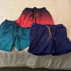 Men’s Medium Swim Trunks (3)