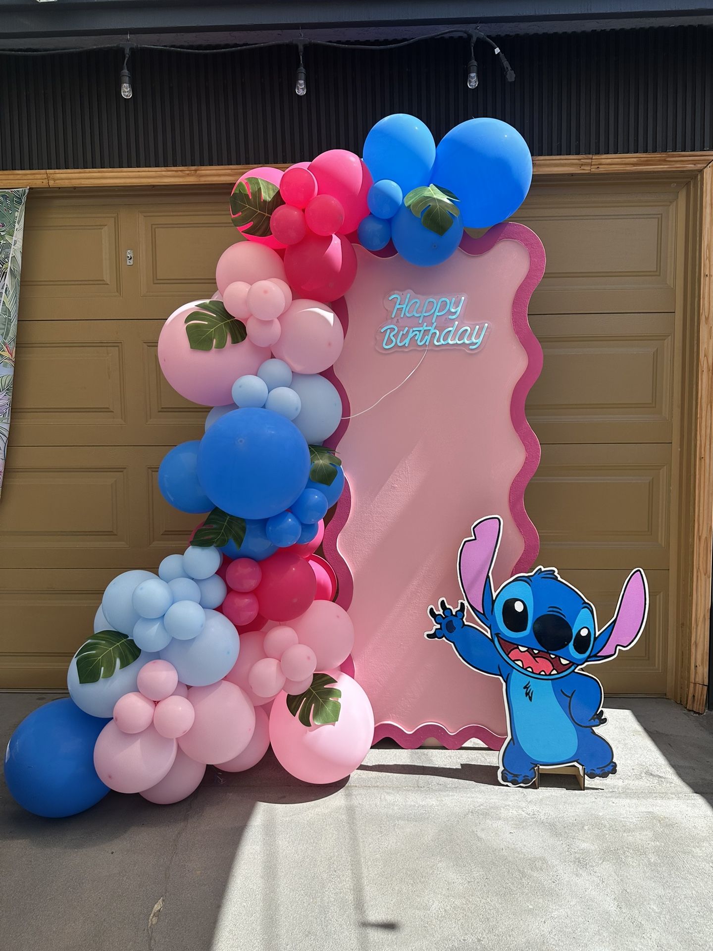 balloon decor, balloon arch, balloon garland