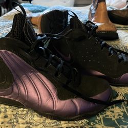 Nike Air Max Wavy Basketball Shoe  Size 2 Kids