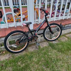 A Jetseries Twen Treck Bike