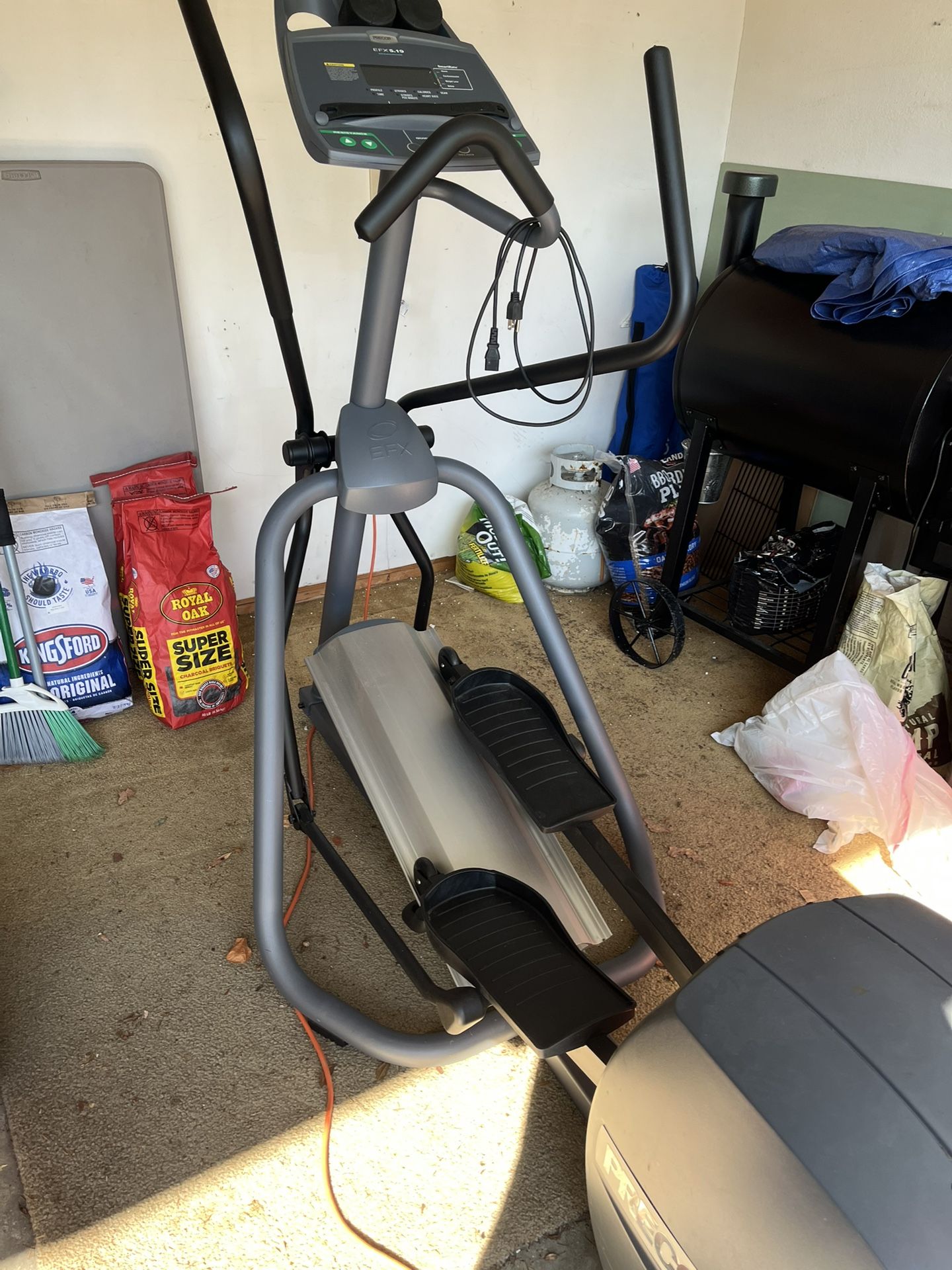 Precor Elliptical EFX 5.19