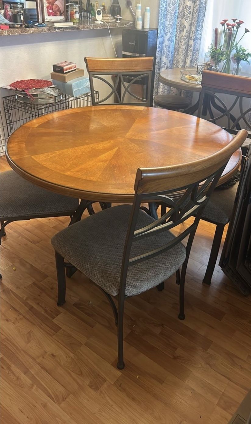Dining table with four chair