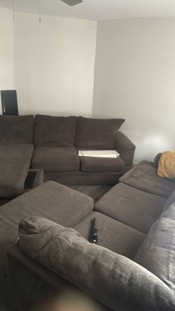Sectional couch very good condition everything can be taken off and washed