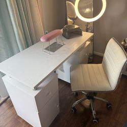 Nail Table And Chair 