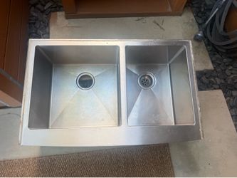 Zuhne 33” Farmhouse Apron Front Stainless Steel Kitchen Sink