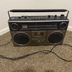 Realistic SCR-3 vintage Cassette 80's Boombox pre-owned by Radio Shack