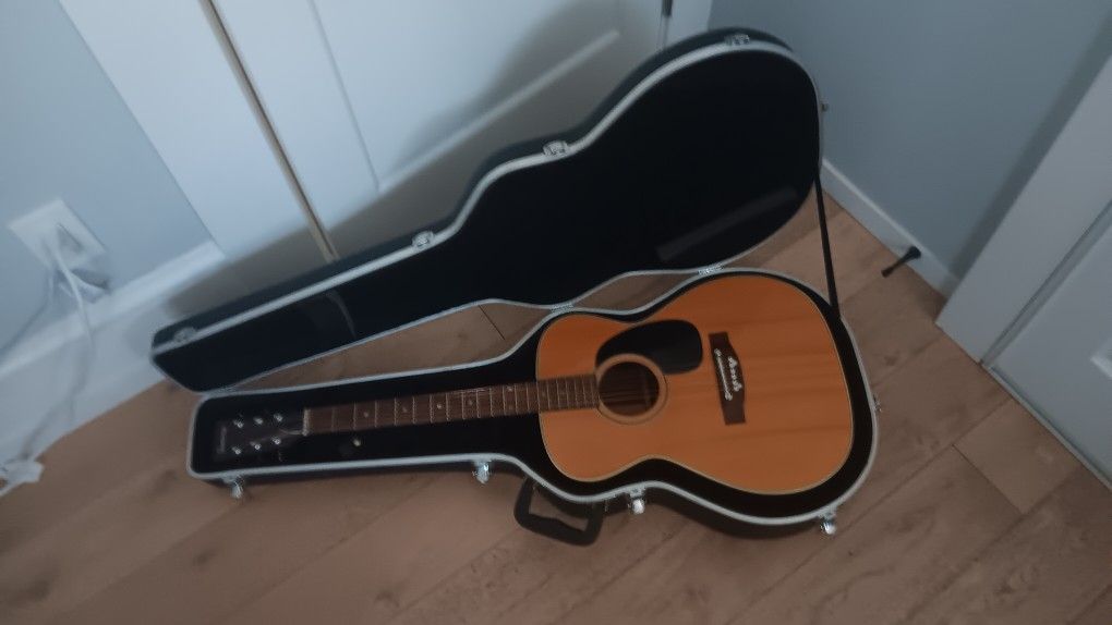 Gamma Acoustic Guitar