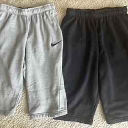 Men Nike Shorts (size X-Large)