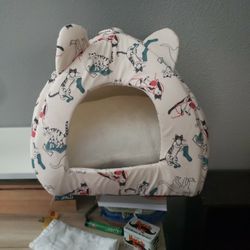 Domed cat bed. Unused. 