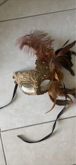 New Orleans French Quarter Masquerade Mask with Feathers, Lace & Rhinestones