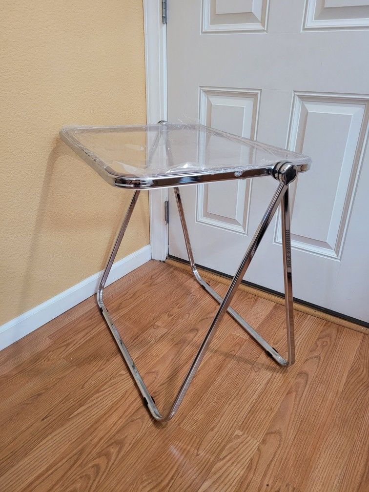 Acrylic Folding Table. NEW. Size 25×20×27