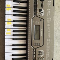 Yamaha Keyboard 