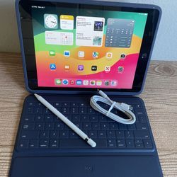 Apple iPad 7th Generation 128GB With Logitech Keyboard and Pencil 