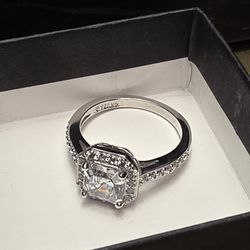 Amazon Essentials Platinum-Plated Sterling Silver Halo Ring with Asscher Cut Infinite Elements Cubic Zirconia (1.5 cttw), Size 8