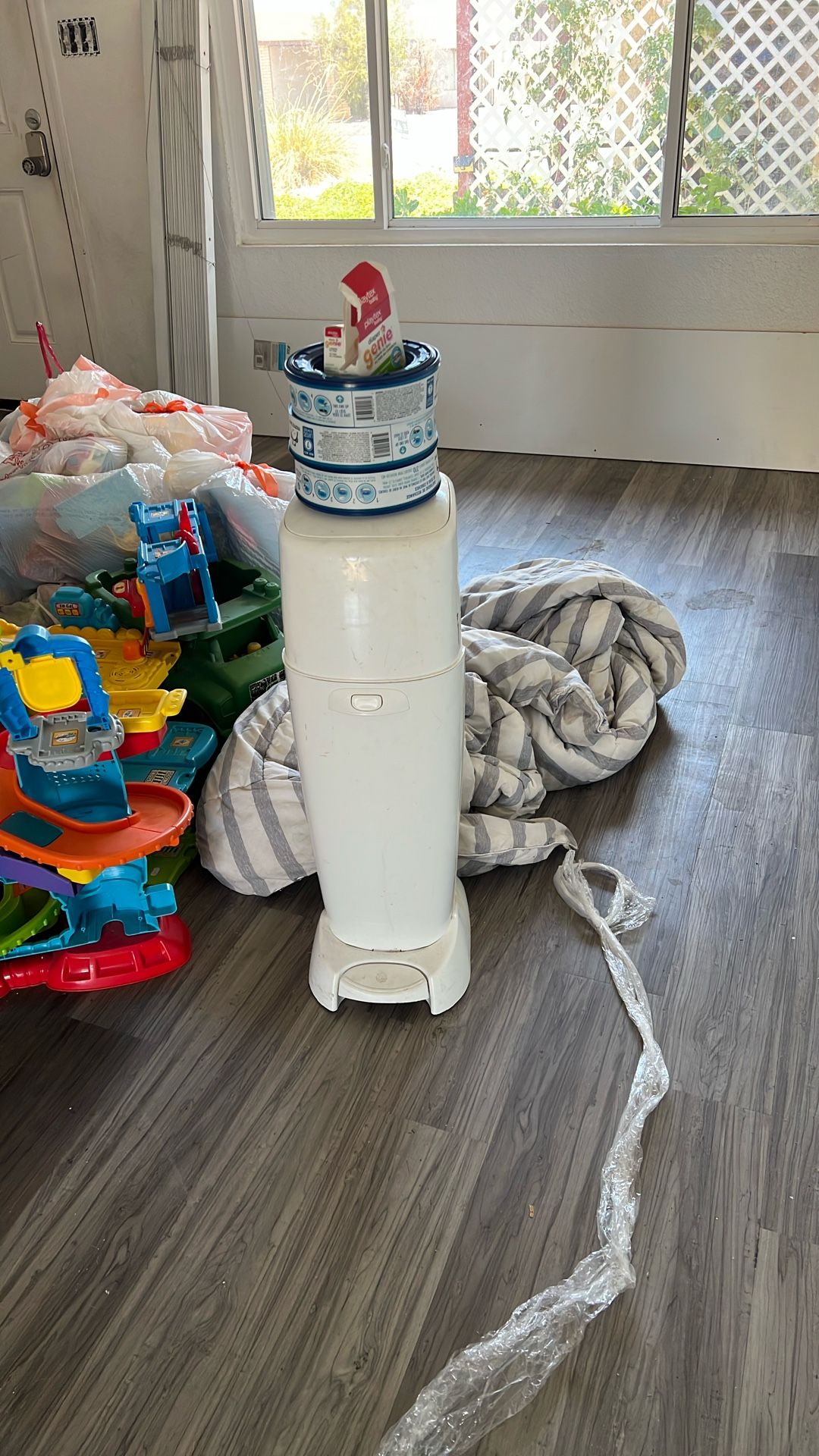 Diaper Genie And Refills