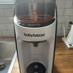 Baby Brezza Formula Dispenser 