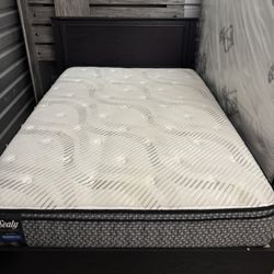 Double Bedroom Set - Good Condition (Includes 1 Full size bed, 1 Twin size bed, 1 nightstand)