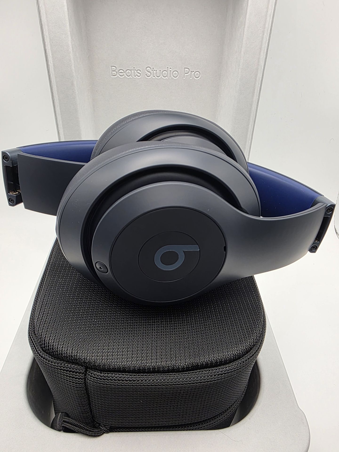 Beats Studio Pro Blue
