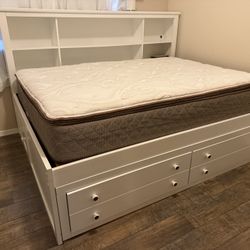 Tween combo full-size bed unit with connected bookshelves & drawers