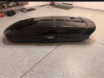 Thule Roof Cargo Box – Used Once – Gloss Black